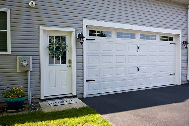 24/7 Emergency Garage Door Installation experts in Lenexa, KS